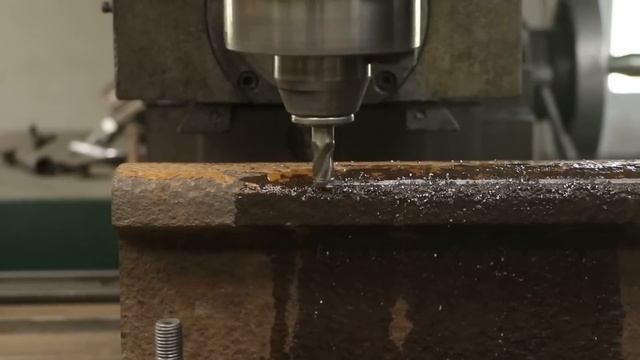 Как превратить рельсу в ТИСКИ - НАКОВАЛЬНЮ! смотреть онлайн