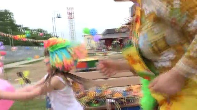 "Разноцветное лето" Детский праздник в детском саду. смотреть онлайн