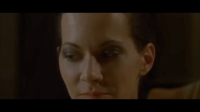 Он использовал гипноз, чтобы использовать в своих интересах трех девушек, состоящих в отношениях смотреть онлайн