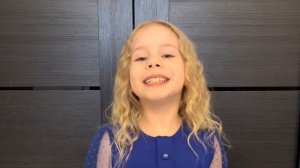 Панфилова Вероника,5 лет           автор Мария Евсеева книга "Моя мама-маленькая"издательство РОСМЭ