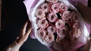 Соберём букет и доставим в любую точку Москвы за 3 часа. Анкета и фотокарточка с каждым букетом.