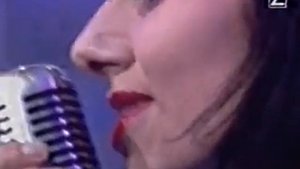 PJ Harvey... Working For The Man (Live)
