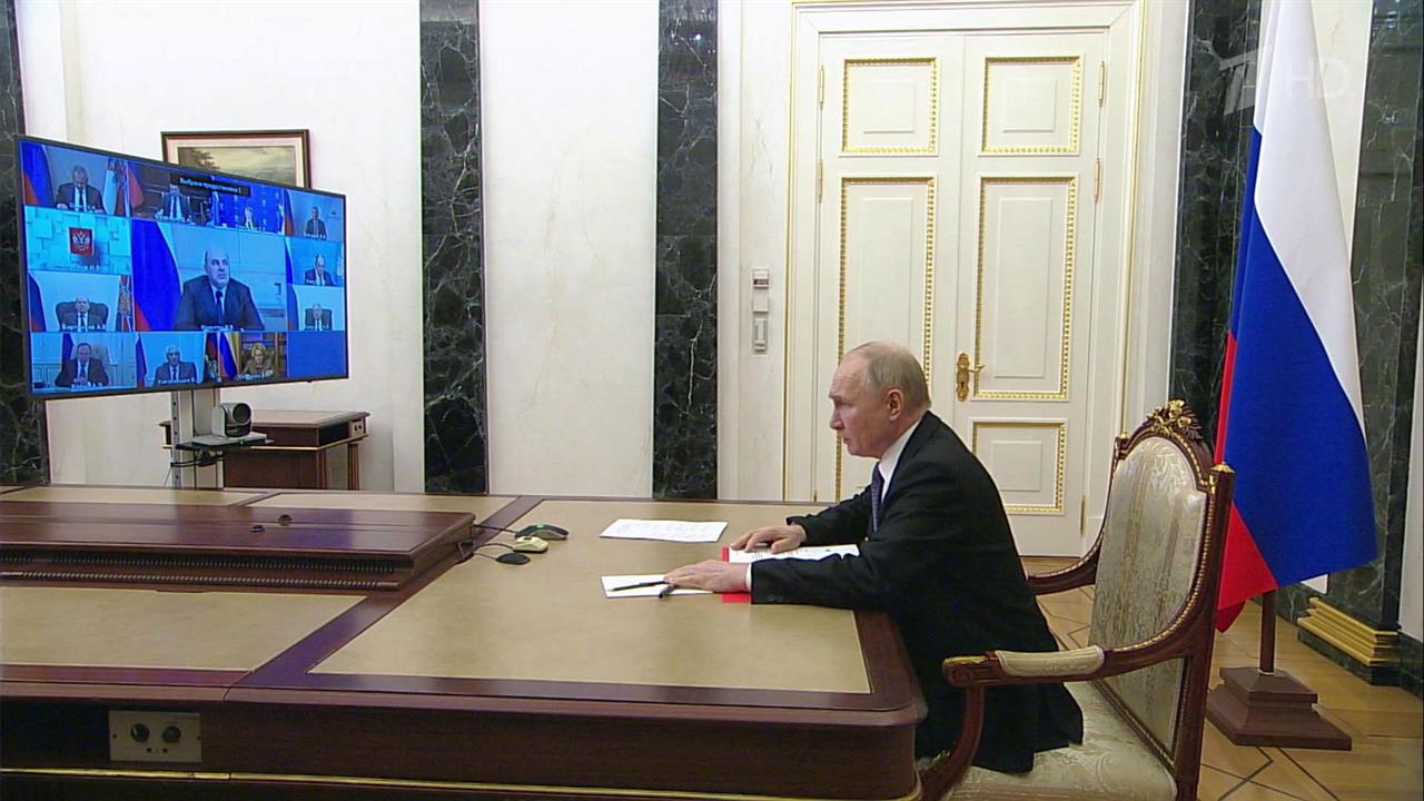 Владимир Путин провел совещание с постоянными участниками Совета Безопасности России
