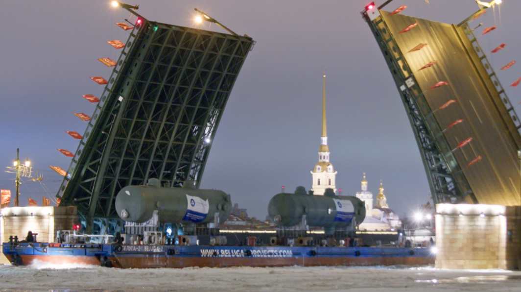 «Ядерная кооперация»: по замерзшей Неве перевезли оборудование для АЭС «Аккую»