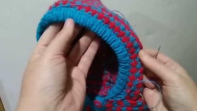 Новичкам на заметку. Самый простой способ оформления горловины смотреть онлайн