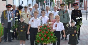 Поклонимся Великим тем годам