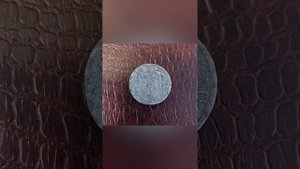 Коллекция монет из разных стран.