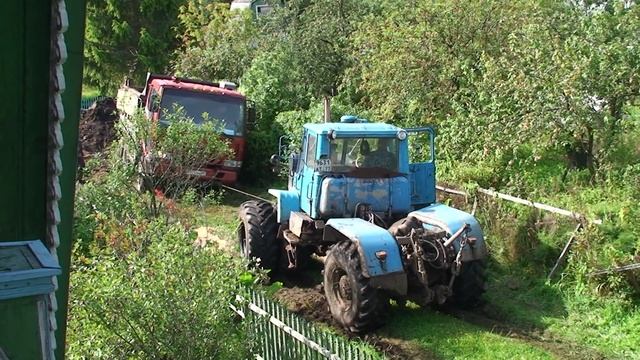 Как грузовик из канавы тащили