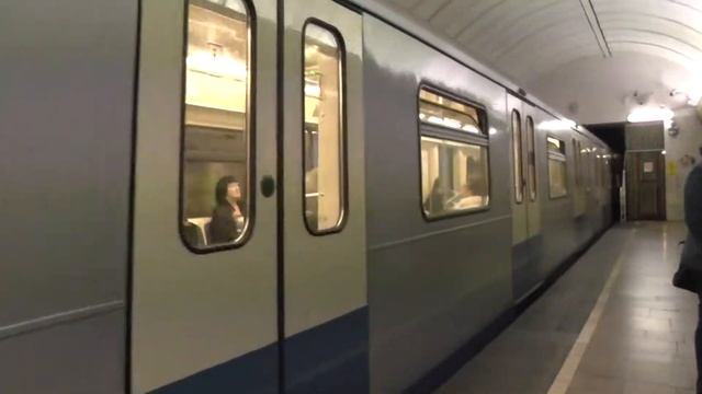 Метропоезд 81-760/761 «Ока» смотреть онлайн
