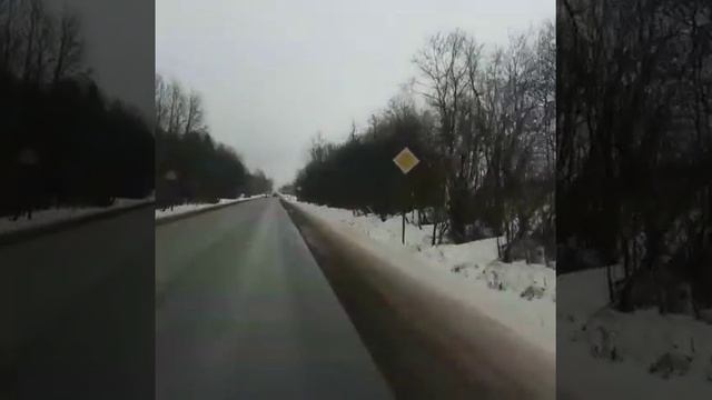 Район Новой Ропши. Считайте сколько знаков главная дорога. смотреть онлайн