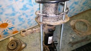 самодельный съёмник пружины передней стойки гранта