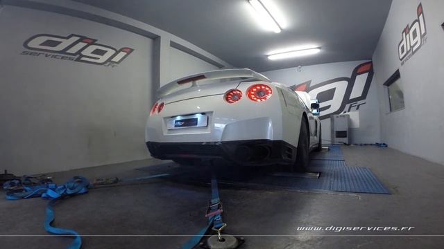 Nissan GTR 35 530cv AUTO STAGE 3 @ 651cv Digiservices Paris 77 Dyno смотреть онлайн