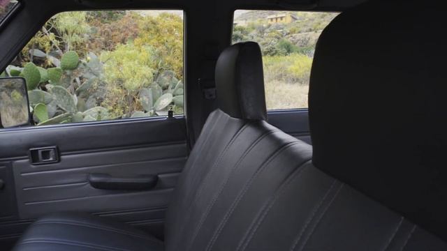 1988 Toyota Hilux 4WD LN65 in Canary Islands Spain: Sold смотреть онлайн