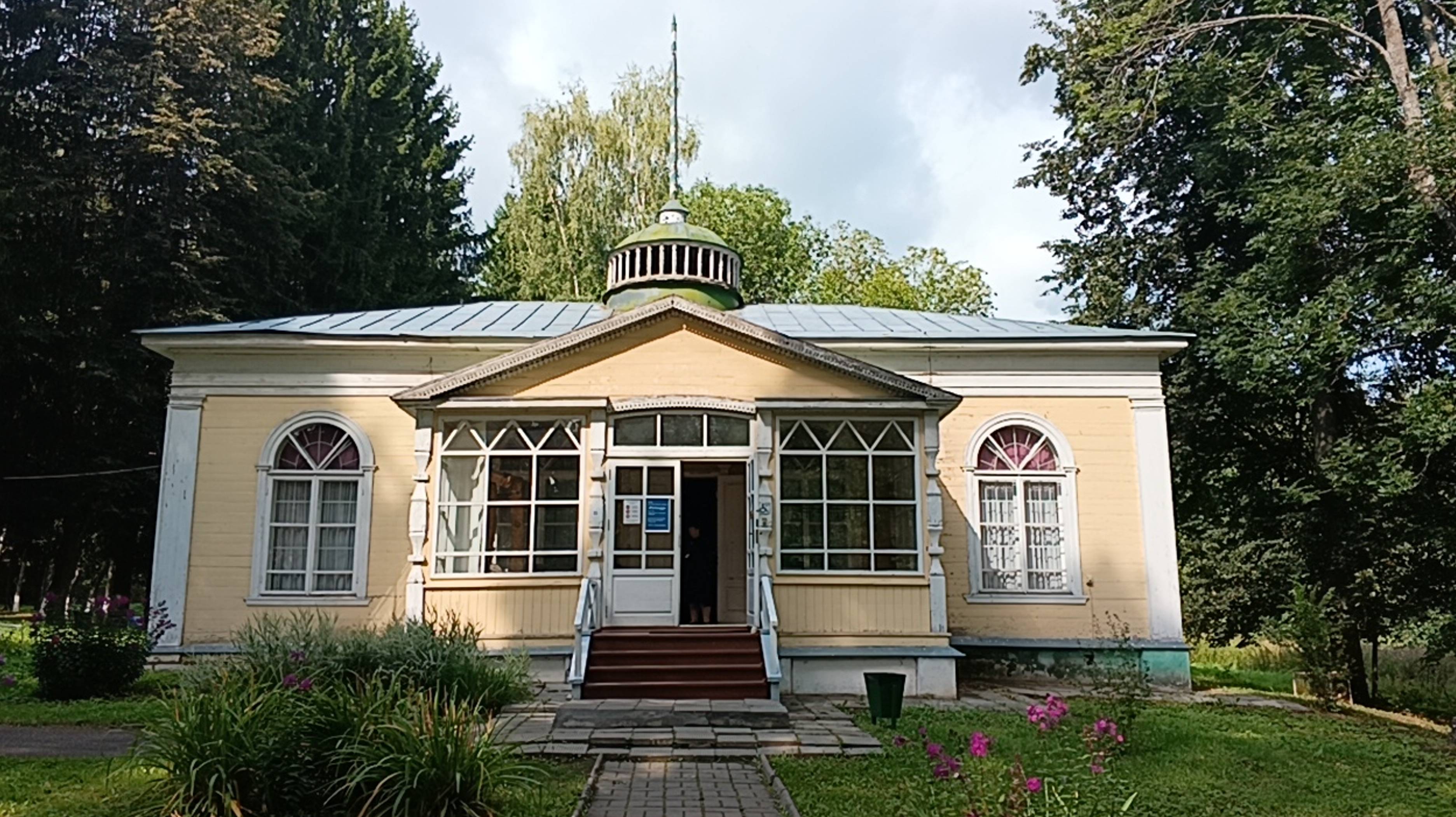 Моя поездка в Переславль-Залесский. Музей Ботик Петра 1.Часть 2.Ротонда. Сторожка. Триумфальная арка