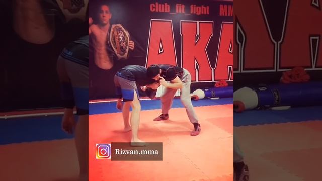 Как выйти на удушающий приём смотреть онлайн