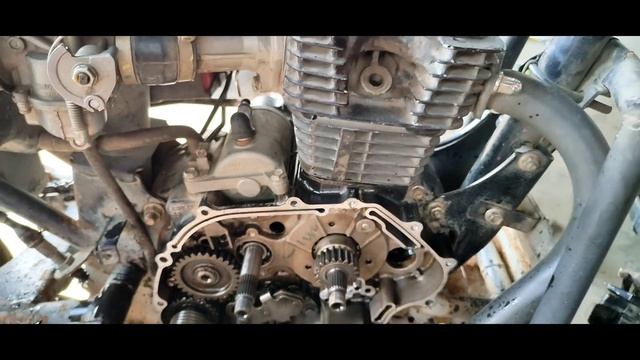 Honda shine bike me engine ki sound kharab hed per oil na jane karen he dekhiae смотреть онлайн