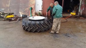 как накачать колесо трактора или комбайна безкамерку, r32, r38, tire VS fire. crash