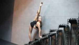 Contortion training-how it becomes flexible contortionist, Contortion