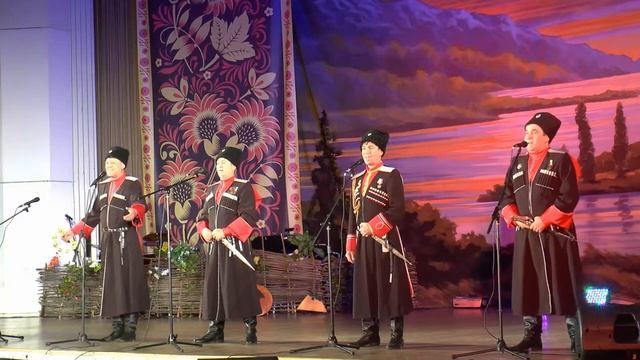 Народный ансамбль эстрадной казачьей песни "Ехали казаки" - клип смотреть онлайн