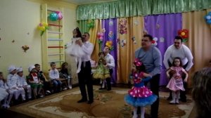 Самый трогательный танец с папами в детском саду
