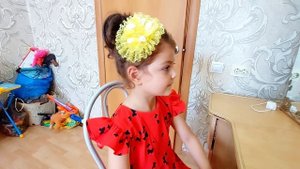 Максим идёт в парикмахерскую