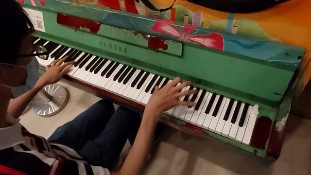 Playing GUREN NO YUMIYA 紅蓮の弓矢 in the PUBLIC (By Chun) смотреть онлайн