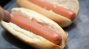 Как приготовить хот–доги в духовке, Приготовьте хот доги сразу в булочках