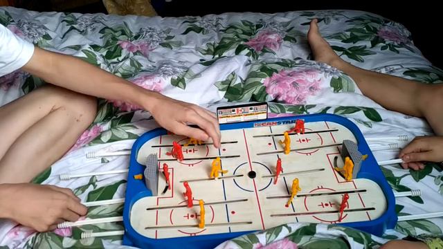 Настольный хоккей смотреть онлайн