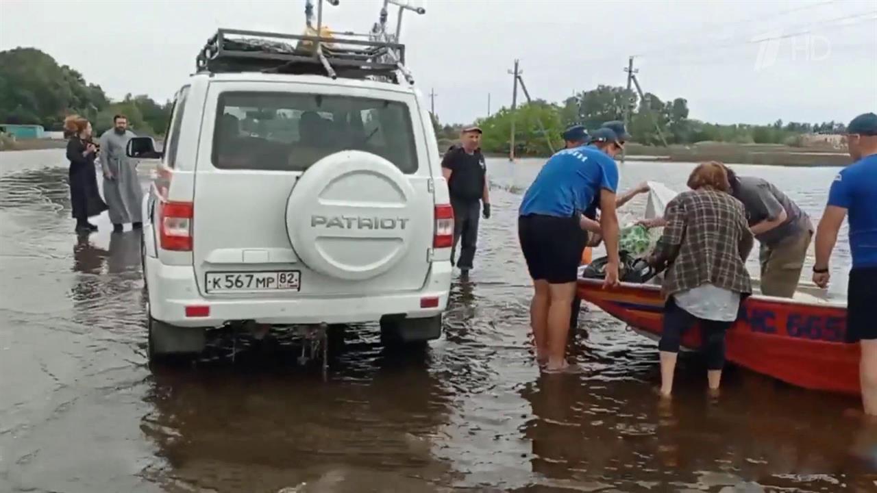 В Херсонской области продолжают ликвидировать последствия обрушения атакованной националистами ГЭС
