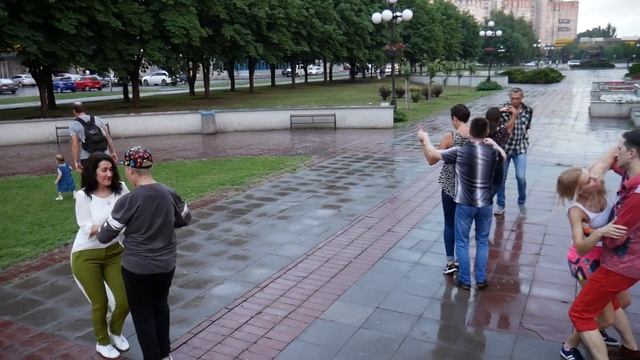 8 июня 2019 - бачата под дождем (Импульс, Кривой Рог) смотреть онлайн