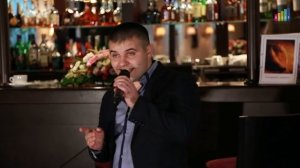 В ресторанах поют лучше, чем по телеку! Блин, аж мурашки