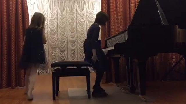 Фортепианный ансамбль в 4 руки. Гусалова Мария, Рыбина Любовь. Младшая группа.