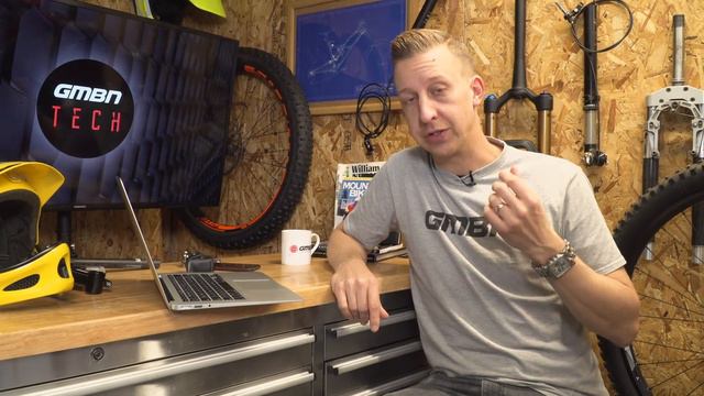 ASK GMBN Tech | The Bottom Bracket Minefield Explained смотреть онлайн