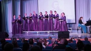 Поздно вечером сидела