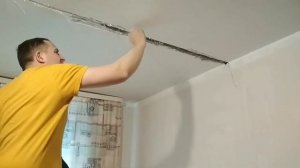 Почему треснул потолок? Потолочные швы и недочёт застройщика.