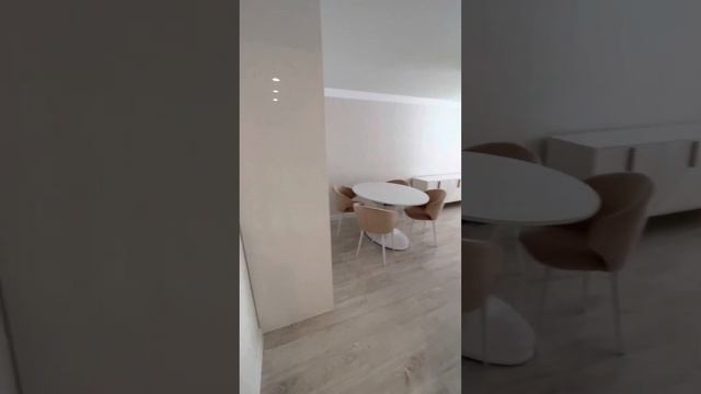 Сдам квартиру в центре Сочи на ул.Роз. 70 м2., 3 комнаты и кухня, 85 т.р. в мес.