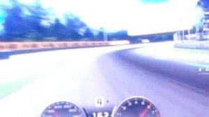 На крутых поворотах машину бросает в кювет...