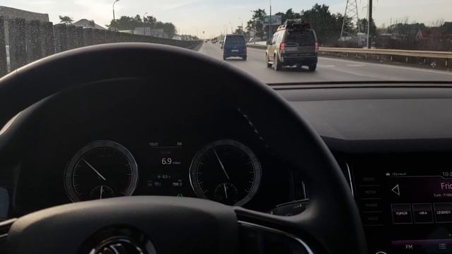 Skoda Kodiaq FrontAssist в действии, ассистенты и ретрограды