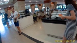 Завтрак в  отеле Luna Blanca Resort & SPA.