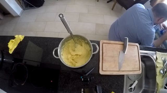 Kochen Teil 2 Kartoffelstock Zubereitung смотреть онлайн
