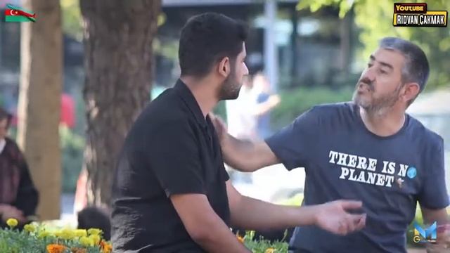 Флаг ??Азербайджана?? Хочу Сжечь Этот Флаг / Социальный эксперимент в Турции смотреть онлайн