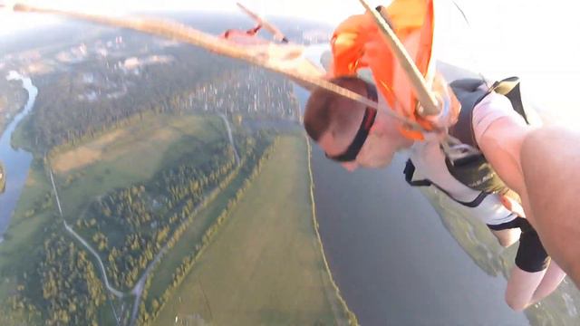 Выпрыгнул из паралёта! смотреть онлайн