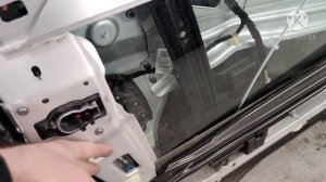 BMW i3 снятие зеркала и внешней обшивки двери