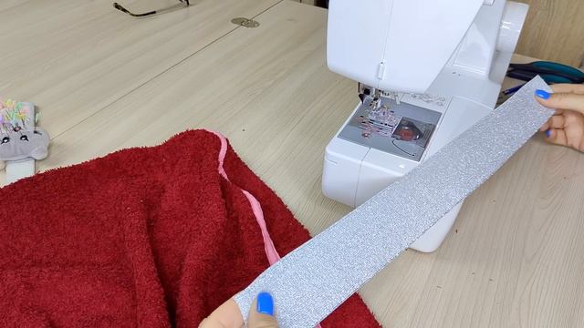 Вырезала и Сшила из Полотенца за 10 минут! ВСЕГО 2 ШВА! смотреть онлайн