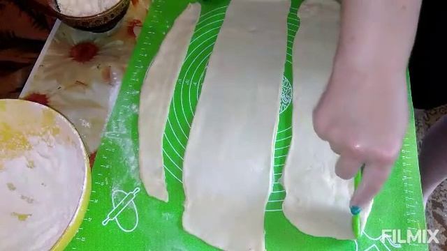Вкуснейший пирог, соленой и сладкой начинкой.Из дрожжевого теста.