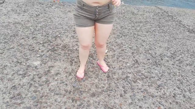 Bailando bachata en una maravillosa playa смотреть онлайн