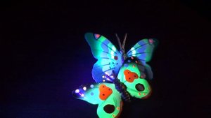 Тайны уранового стекла. Попытки его обнаружить в винтажных украшениях.