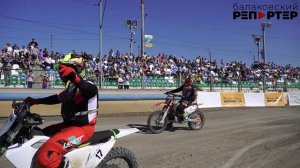 Суперэндуро на стадионе Труд лучшие гонщики страны сразились за Кубок ФосАгро