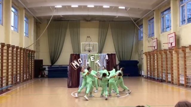 Конкурс танцев. Цветочная фантазия. Алина в центре. смотреть онлайн