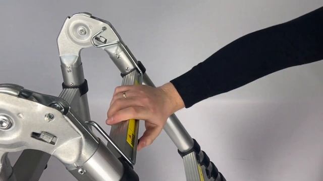 Лестницы-трансформеры телескопические алюминиевые UPU Ladder UPxD смотреть онлайн